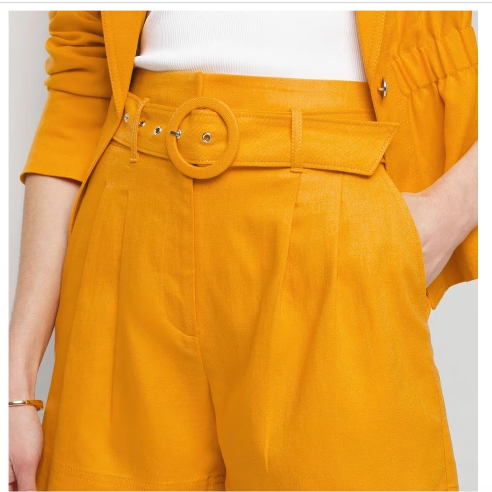 White House Black Market Extra High-Rise Belted Shorts - Picture 2 of 12